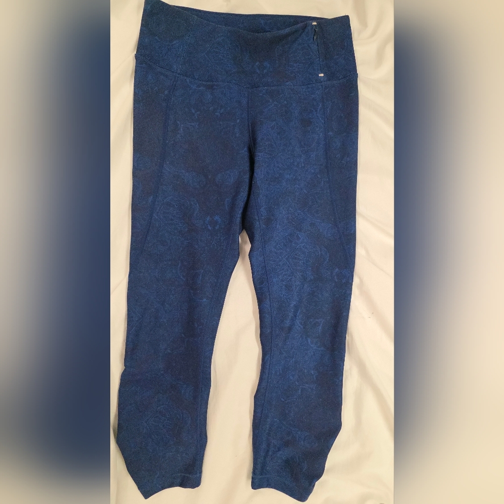 Calia by Carrie Underwood Capri Leggings Small Blue Black Ruched Athletic